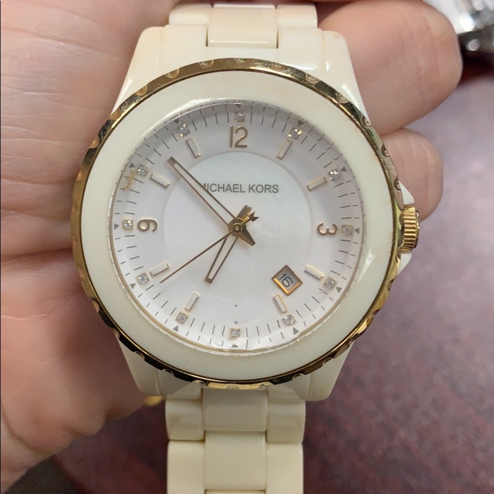 MICHAEL Michael Kors MK 5249 Acrylic White Watch
